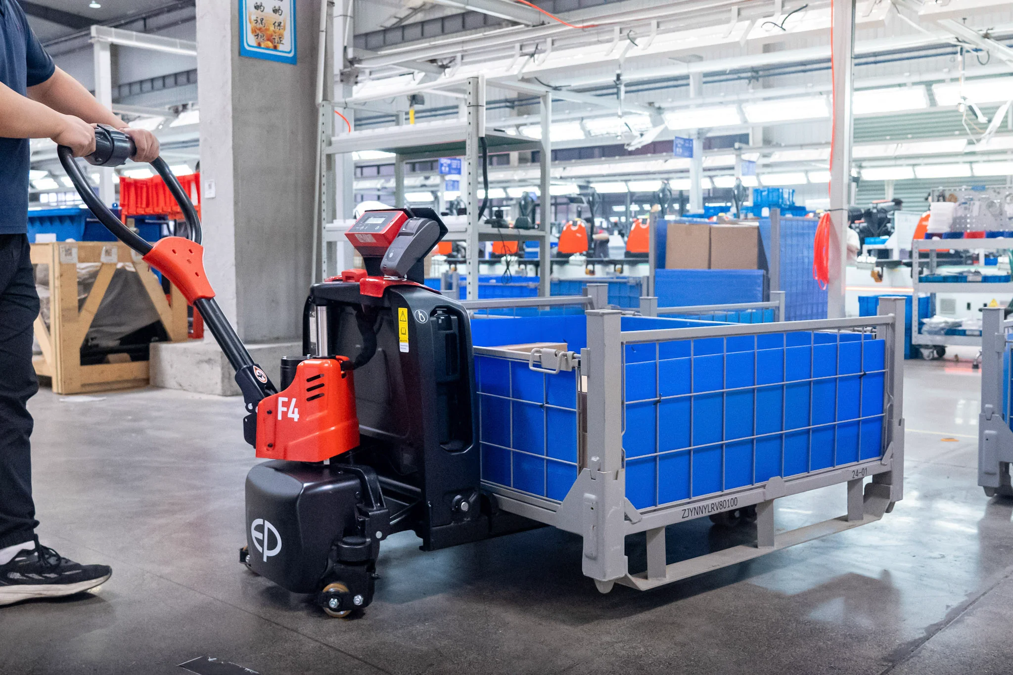 EP F4 1.5 Ton Lityum Akülü Terazili Yazıcılı Transpalet gorsel 4
